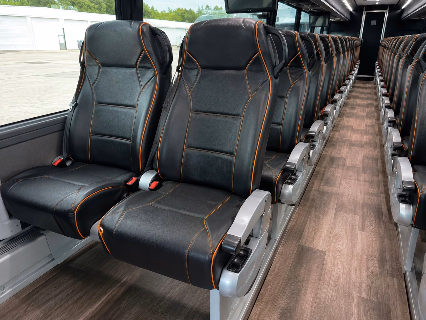 how bus type changes charter bus prices in lakewood california