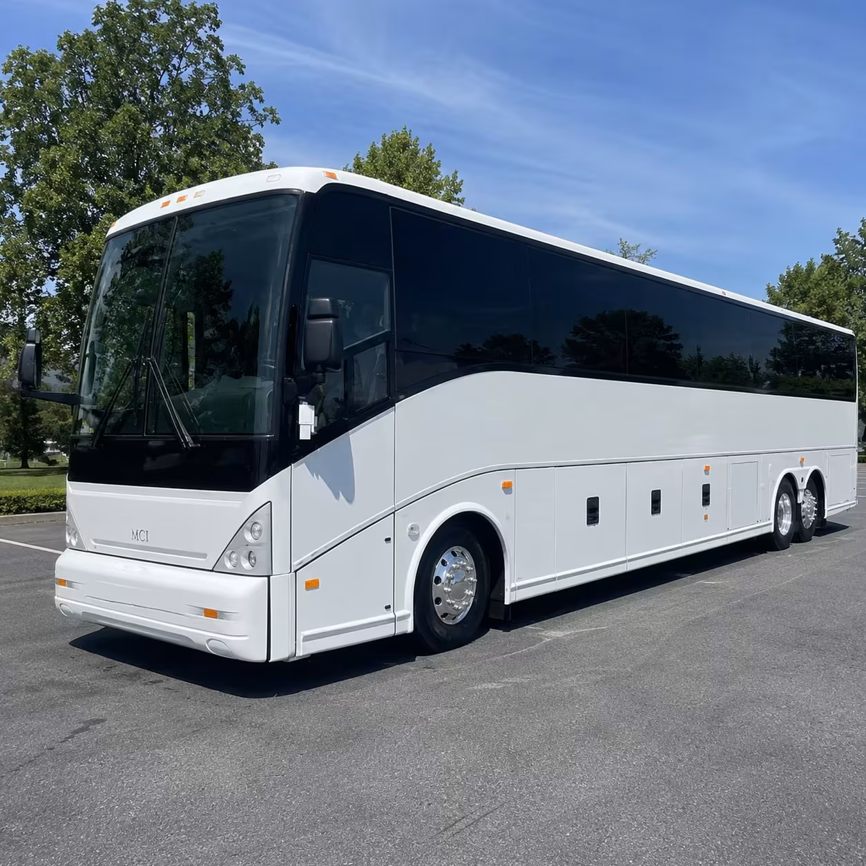 lakewood charter bus rentals for group trips to lax