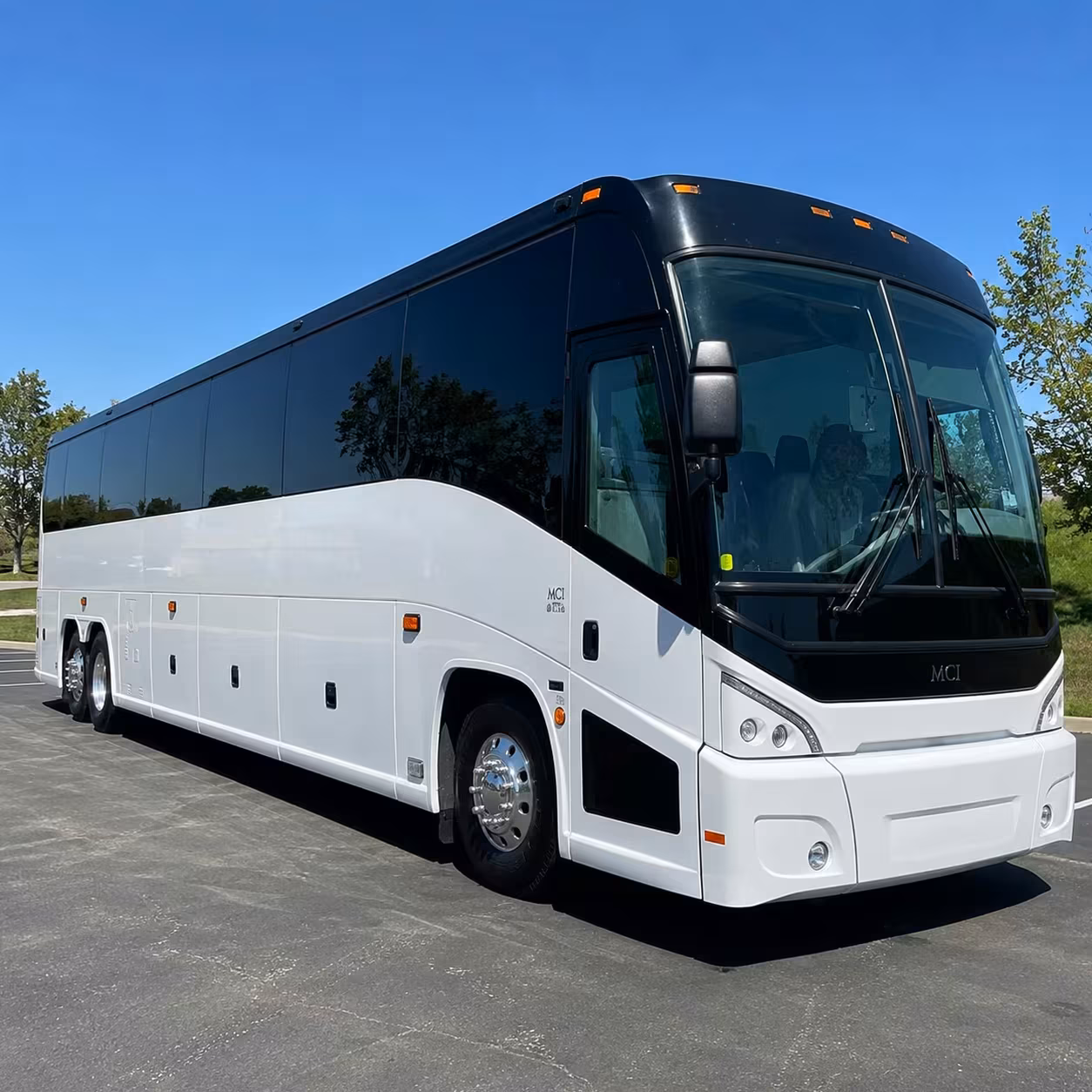 lakewood employee bus rentals to lgb and lax airports