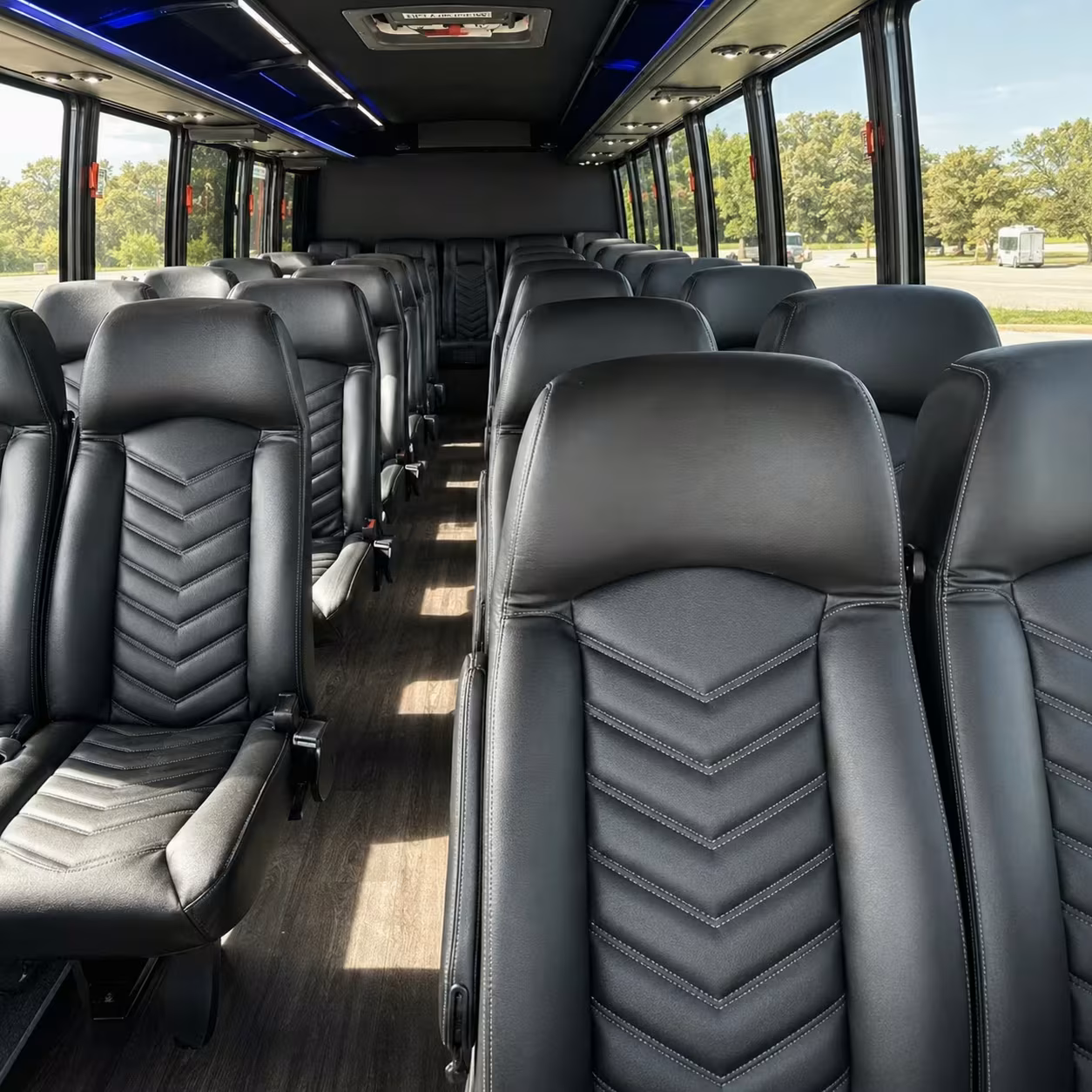 lakewood minibus rentals for construction worksite commutes