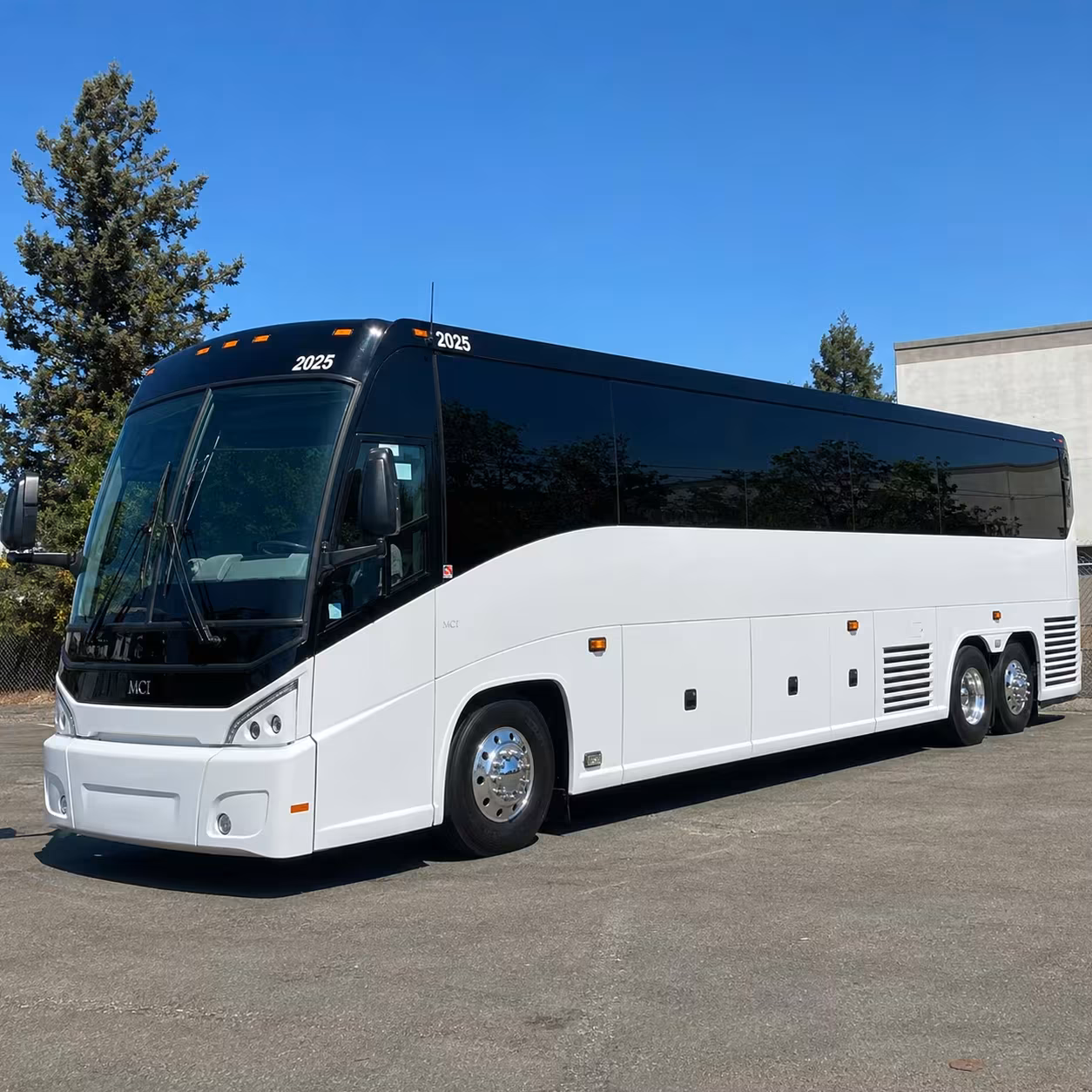 lakewood to anaheim and irvine concert shuttle buses