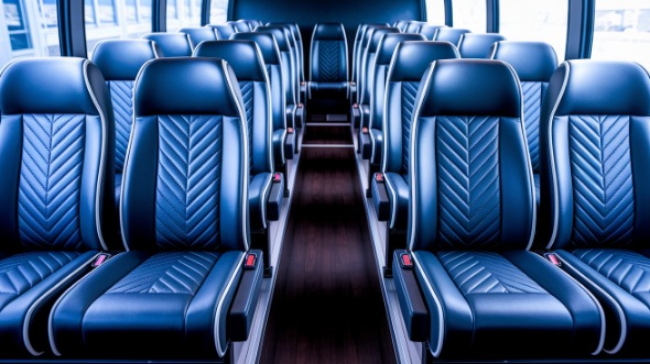 lakewood 18 passenger minibus rental